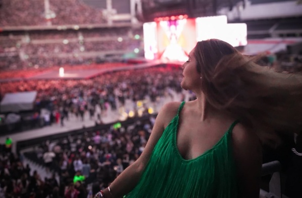 Fue a La Noche de los Museos con su novio, una alemana lo empezó a seguir y desató un lío viral: "Todas t..."