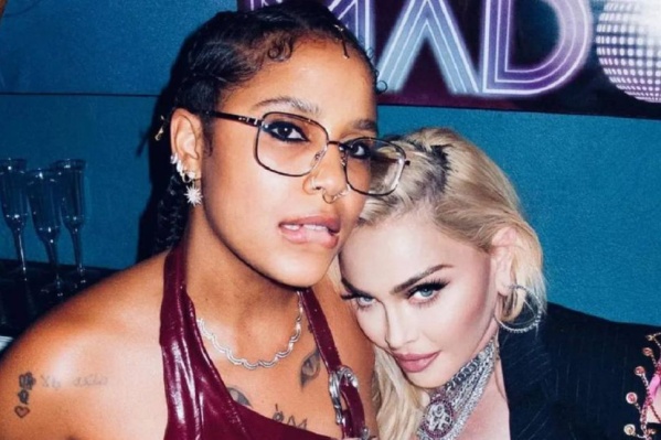 Madonna lanzó una nueva versión de "Hung up"