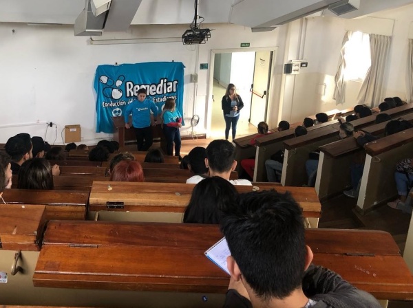 Bochazos, escándalo y protesta en Medicina de la UNLP: alumnos explicaron que no pueden aprender por la virtualidad