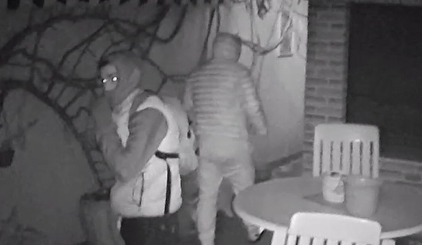 Pánico en Romero por delincuentes que trepan las rejas para robar en los domicilios