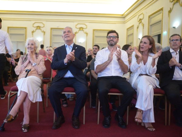 Alak, Estela de Carlotto y Tolosa Paz encabezaron una jornada de memoria por el Día de los Derechos Humanos