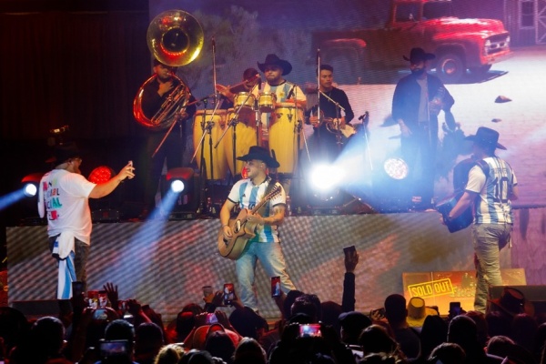 "Grupo Frontera" arrasó con su show en el Luna Park: es la primera vez que se presentaba en Argentina
