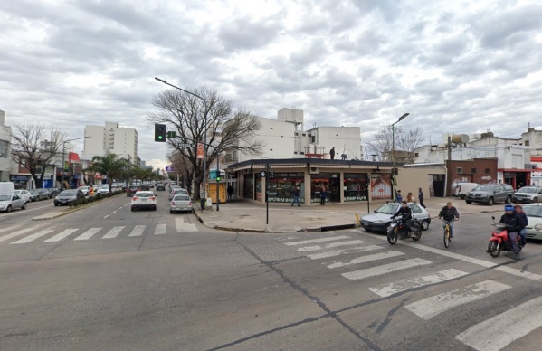 Un delivery denunci&oacute; que un conductor lo atropell&oacute; y huy&oacute; en La Plata