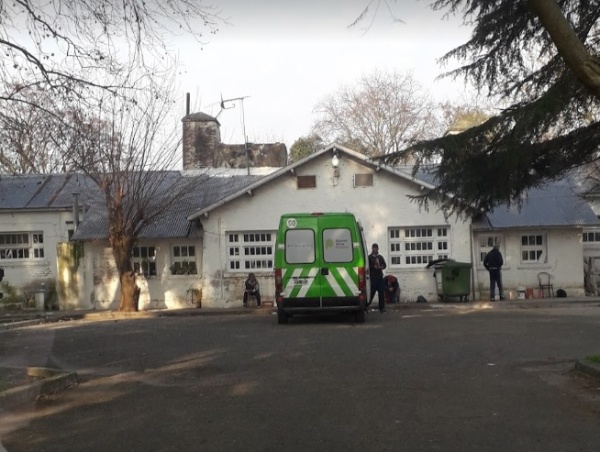 A una mamá se lo murió su bebé en brazos en Melchor Romero: notó que no reaccionaba