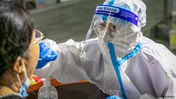 Un nuevo brote de coronavirus en China preocupa a los expertos