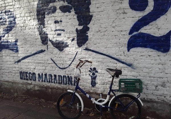 Es de Ensenada y hace mandados sin cobrar para ayudar a la gente: "Es a voluntad de lo que sienta cada uno en su corazón"