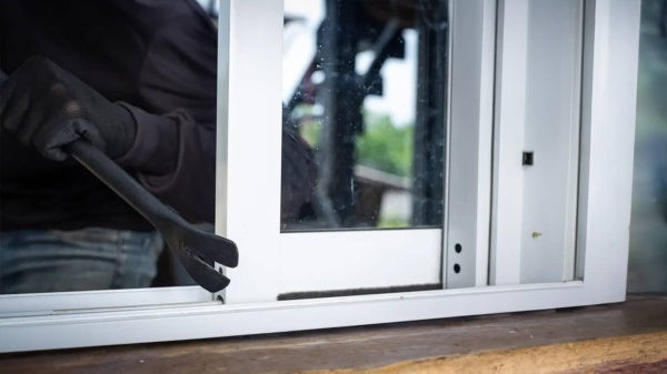 Indignación y sorpresa: Entraron a robar en un departamento de La Plata mientras sus dueños dormían