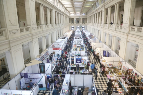 Con m&aacute;s de 150 mil asistentes, culmin&oacute; la Feria del Libro de La Plata
