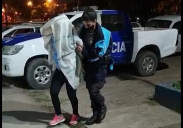 "Lali, la pistolera", la ex pareja de un narco asesinado que fue hallada con drogas y armas en Ponsati