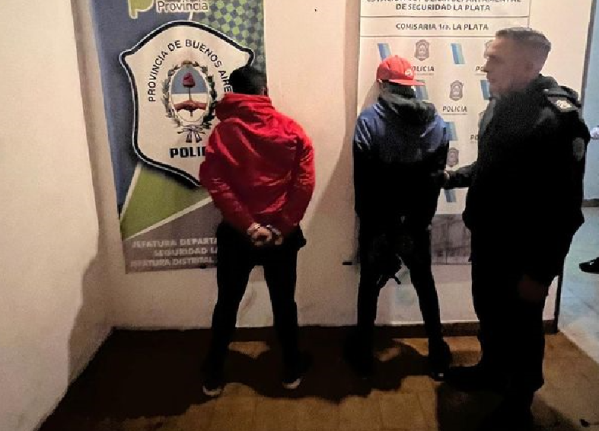Intentaron robar mercadería de un supermercado platense y terminaron presos