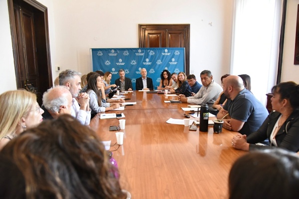 Alak encabezó una reunión con profesionales y organizaciones sociales con eje en las obras en los Barrios Populares