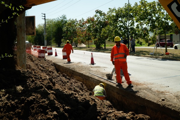 Desde el Municipio de La Plata confirmaron la pavimentación de 60 calles para "que los ciudadanos puedan transitar seguros"
