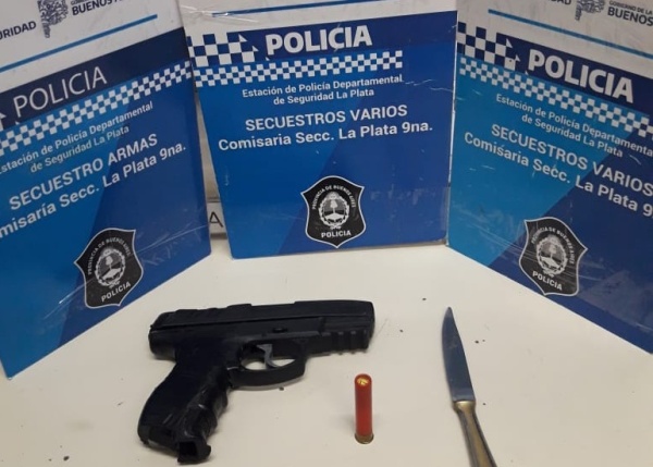 Una banda intentó robar en Parque Saavedra con un cuchillo y armas de juguete