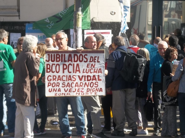 "El PRO le puso un cepo a la UCR": se calienta el debate por la reforma del BAPRO con un duro comunicado de los trabajadores