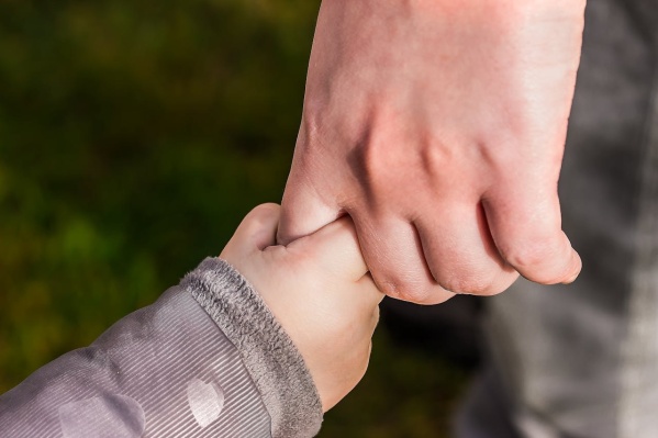 Proponen que las familias de La Plata alojen y cuiden niños que se encuentran con derechos vulnerados de forma temporal