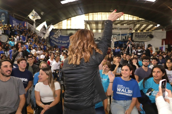 Florencia Saintout: “Es hora de ser mejores y de que los jóvenes tengan la patria en sus manos”