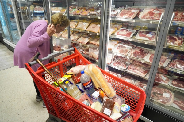 El Gobierno estimó que la inflación semanal cayó al 1,3%: disminuyeron los precios de carnes, frutas y verduras