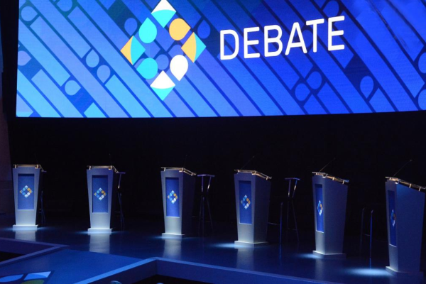 Los candidatos a presidente llegan a Santiago del Estero para preparar el debate del domingo