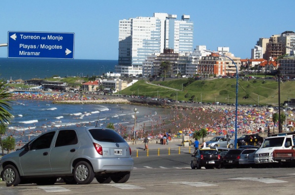 Tomarse un taxi en Mar del Plata durante las vacaciones será mucho más caro que en La Plata: los valores desde diciembre