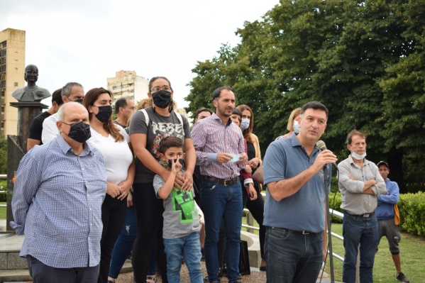 El PJ La Plata se reuni&oacute; para conmemorar los 76 a&ntilde;os del primer triunfo peronista
