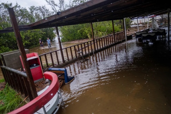 Tras su paso arrasador por Dominicana, el huracán Fiona creció a categoría 3 y avanza hacia la islas Turcas y Caicos