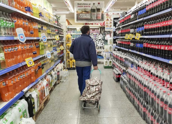 Precios fijos por cuatro meses: el Gobierno ya acordó la presencia de 1200 productos y buscan suavizar la suba del resto