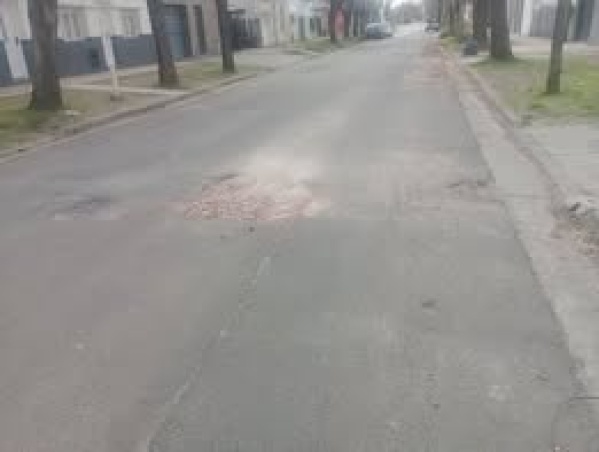 Reclaman obras por el deterioro de la calle 73 entre 7 y 19