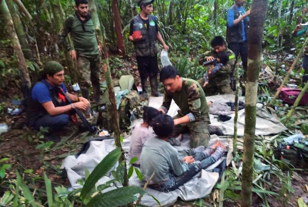 Milagro en Colombia: encontraron con vida a cuatro niños que estaban perdidos hace 40 días en la selva