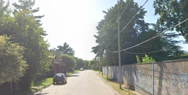 Un matrimonio vivió una madrugada de terror durante un violento asalto en Villa Elisa: “no hagan nada raro o mueren”