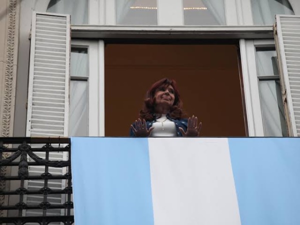 Cristina Kirchner cuestion&oacute; las nuevas medidas del d&oacute;lar: "la econom&iacute;a est&aacute; en ca&iacute;da libre"