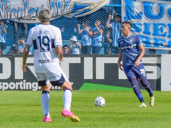 Gimnasia se derrumbó en Tucumán y se despidió de los cuartos de final