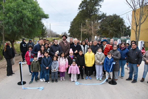 Alak sumó obras esperadas en Etcheverry y mejoró el acceso a la Escuela Nº61