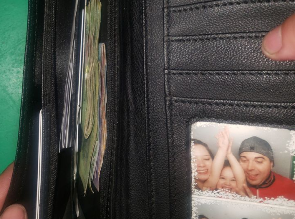 "Encontré esta billetera en La Plata y la entrego a la dueña": Intensa búsqueda en Punta Lara