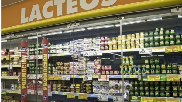 Un informe reveló que el consumo de leche cayó un 2,4% y señaló un cambio de hábitos de consumo en làcteos