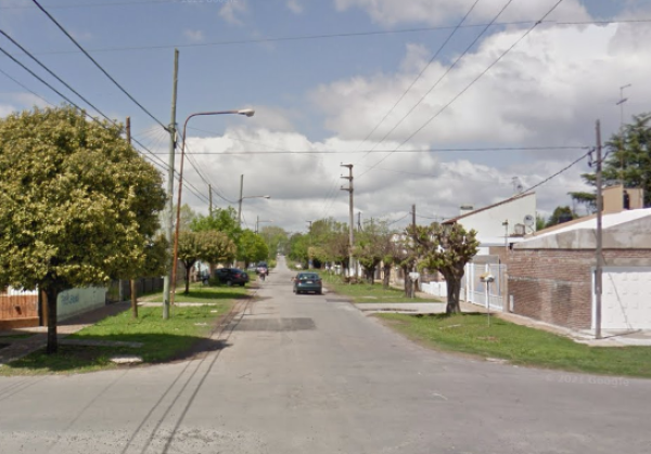 Un grupo de ladrones desvalijaron una casa en el barrio platense Los Hornos