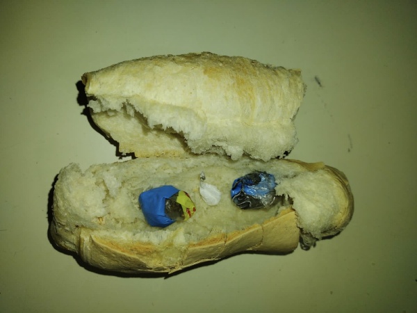 Quiso meter droga escondida en panes a la c&aacute;rcel para su hijastro y termin&oacute; preso