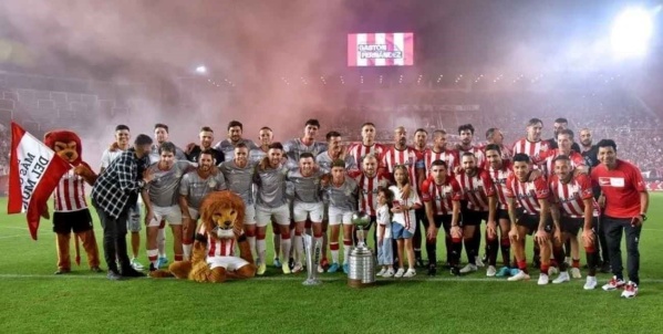 Un futbolista campeón con Estudiantes jerarquizará la Liga Amateur Platense 