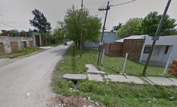 Lo emboscaron dos motochorros en La Plata, lo golpearon brutalmente y hasta le tiraron con adoquines: "Está vivo de milagro"