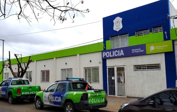 Pareja platense discuti&oacute;, la mujer apu&ntilde;al&oacute; al marido y se dio a la fuga