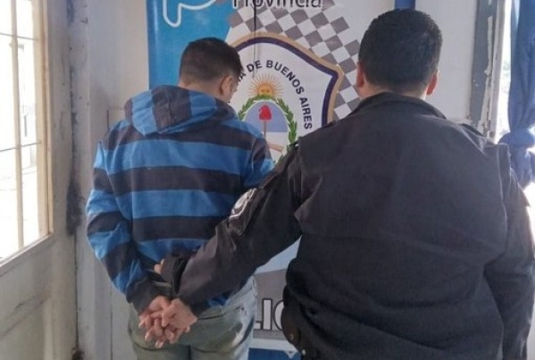 Un hombre quedó detenido por exponer sus genitales delante de una mujer y su nieta mientras iban a la escuela en Berisso