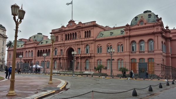 Comunicado de Presidencia: Desmiente que se hayan gastado 24 millones de pesos en bebidas y alimentos para la Casa Rosada