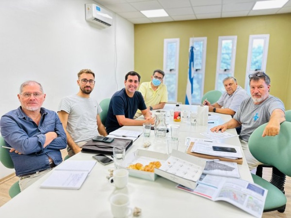 Municipalización y participación público-privada: el proyecto de Nicolás Morzone para mejorar el servicio de agua en La Plata