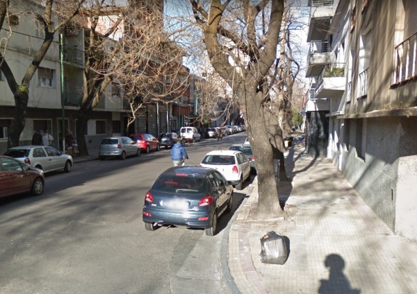 Misterioso ataque a un joven en un departamento de 10 y 42: los ladrones no aparecen en las cámaras y no forzaron puertas