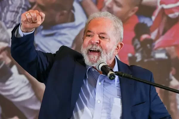Lula arribará este sábado a la Facultad de Periodismo de La Plata para cerrar su campaña presidencial de Brasil