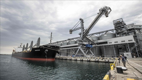Con vistas a un alivio de la crisis alimentaria internacional, partió el primer barco con cereales desde Ucrania