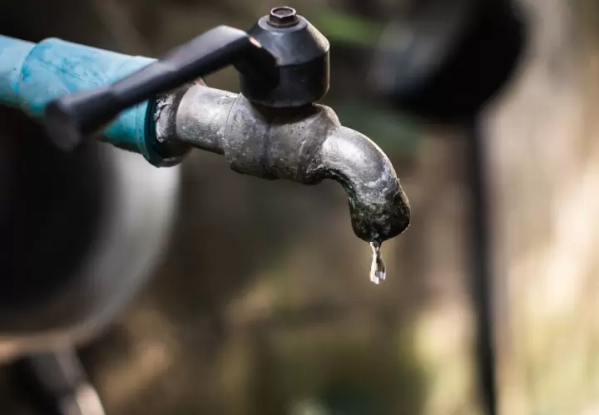 En un sector de Villa Elvira afirmaron que llevan 8 días sin agua