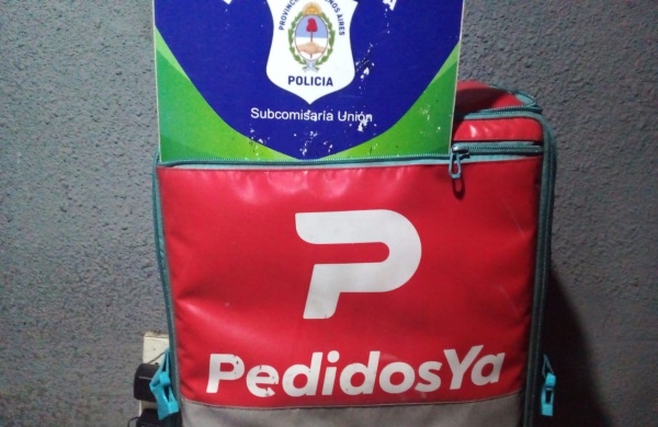 Delivery de droga: llevaban una planta de marihuana en una moto y los detuvieron en La Plata