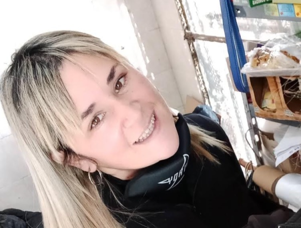 "Tu pollito te ama; imposible que no duela": máximo dolor en La Plata por la muerte de Noelia Herrera tras el ataque femicida