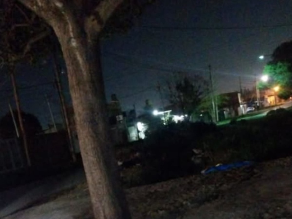 En Los Hornos reclaman por la falta de luminarias en la calle 151