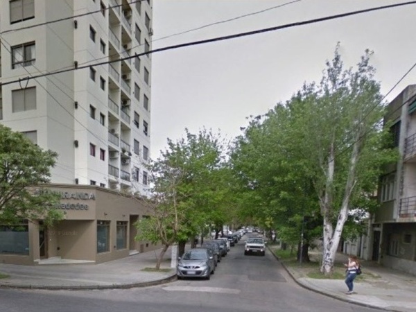 Delincuentes desvalijaron tres departamentos en un edificio de La Plata